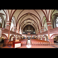 Berlin, Auenkirche, Innenraum in Richtung Orgel