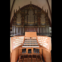 Berlin, Auenkirche, Orgel mit Spieltisch