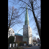 Hamburg, Hauptkirche St. Nikolai, Ansicht von Nordwesten vom Harvestehuder Weg