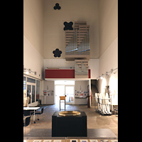 Hamburg, Hauptkirche St. Nikolai, Taufkapelle: Blick ber das Taufbecken zur Orgel