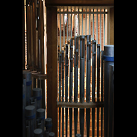 Schleswig, Dom St. Petri, Blick durch die Prospektpfeifen des Rckpositivs in dem Dom