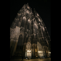 Kln (Cologne), Dom St. Peter und Maria, Front bei Nacht
