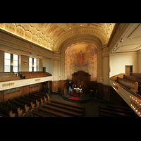 Dsseldorf, Auferstehungskirche, Blick von der Orgelempore zum Altar
