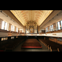 Dsseldorf, Auferstehungskirche, Blick vom Altarraum zur Orgel