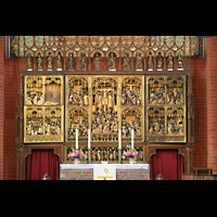 Gstrow, Pfarrkirche St. Marien, Altar