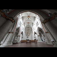 Braunschweig, St. gidien, Blick durch die Chorsulen ins Hauptschiff und zur Orgel