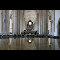Braunschweig, St. Andreas, Blick ber das Taufbecken zur Orgel