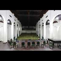 Santiago de Cuba, Auditorio Nuestra Seora de los Dolores, Innenraum mit Orchesterbhne und Sitzreihen