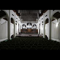 Santiago de Cuba, Auditorio Nuestra Seora de los Dolores, Innenraum in Richtung Orgel