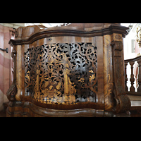 Weingarten, Basilika  St. Martin, Spieltisch mit schalldurchlässigem geschnitztem Gitter, in dem sich ein Glockenspiel befindet