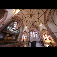Bhl, Stadtpfarrkirche Mnster St. Peter und Paul, Chorraum mit Rieger-Orgel im linken Querschiff