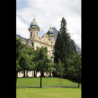 Schwyz, Kollegiumskirche, Auenansicht von der Kollegiumsstrae aus