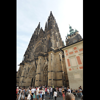 Praha (Prag), Katedrála sv. Víta (St. Veits-Dom), Westfassade mit Hauptturm seitlich