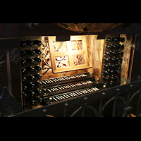 Freiberg, Dom St. Marien, Spieltisch der groen Silbermann-Orgel seitlich