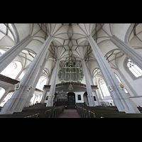 Grlitz, St. Peter und Paul (Sonnenorgel), Innenraum in Richtung Sonnenorgel perspektivisch