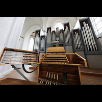 Rostock, St. Nikolai, Spieltisch mit Orgel perspektivisch