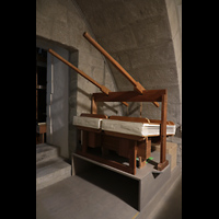Lausanne, Saint-François, Balganlage der spanischen Orgel in einer Kammer hinter der Orgel
