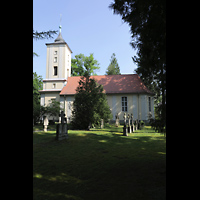 Berlin, Dorfkirche Heiligensee, Auenansicht von Sden mit Friedhof
