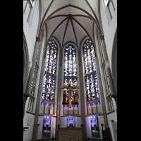 Mnchengladbach, Citykirche, Chorraum mit Kruzifix