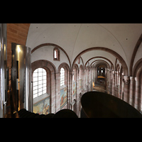 Speyer, Kaiser- und Mariendom, Blick über die obersten Prospektpfeifen in den Dom