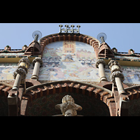 Barcelona, Palau de la Mùsica Catalana, Großes Mosaik an der Fassade zur Carrer de Sant Pere Més Alt