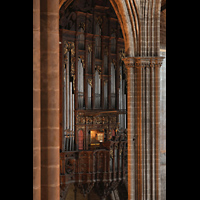 Barcelona, Catedral de la Santa Creu i Santa Eulàlia, Orgel seitlich vom Triforium aus gesehen