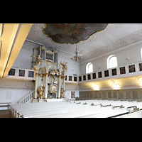 Bayreuth, Spitalkirche, Seitlicher Blick zum Altar mit Orgel