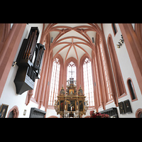 Bayreuth, Stadtkirche Heilig Dreifaltigkeit, Chorraum mit Chororgel und Hauptaltar