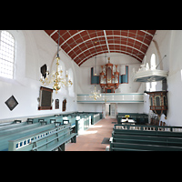 Krummhörn, Reformierte Kirche, Innenraum in Richtung Orgel