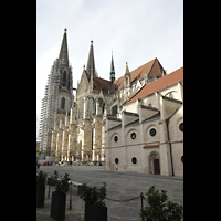 Regensburg, Dom St. Peter, Ansicht vom Domplatz (Südosten)
