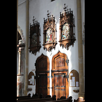 Neuötting, St. Nikolaus, Geschnitzte Kreuzwegstationen im nördlichen Seitenschiff