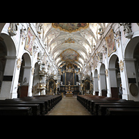Regensburg, Basilika St. Emmeram, Innenraum in Richtung Chor
