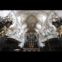 Regensburg, Basilika St. Emmeram, Altarraum mit Deckenfresko und Logen