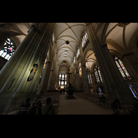 Regensburg, Dom St. Peter, Blick von der Westwand ins gesamte Langhaus zum Chor