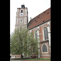 Ingolstadt, Liebfrauenmnster, Blick aufs sdliche Seitenschiff und den Sdturm