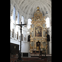 Mnchen (Munich), Jesuitenkirche St. Michael (ehem. Hofkirche), Altaraum seitlich