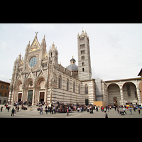 Siena, Cattedrale di Santa Maria Assunta, Auenansicht; rechts das unvollendete geplante Hauptschiff