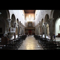 Lucca, Basilica di San Frediano, Innenraum / Hauptschiff in Richtung Orgel