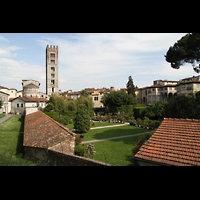 Lucca, Basilica di San Frediano, Außenansicht auf den Chor und Turm