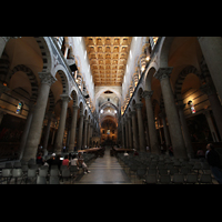 Pisa, Duomo di Santa Maria Assunta, Innenraum / Hauptschiff in Richtung Chor
