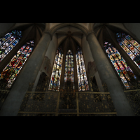 Augsburg, Dom St. Maria, Bunte Fenster mit Glasmalerei aus dem späten 15. Jh. im Ostchor