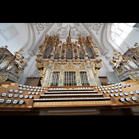 Landsberg am Lech, Stadtpfarrkirche Mariä-Himmelfahrt, Spieltisch und Orgel