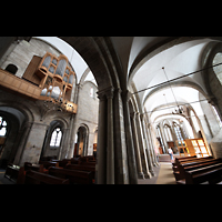Dortmund, St. Marien, Blick vom Seitenschiff ins Hauptschiff und zur Orgel