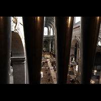 Paris, Saint-Sulpice, Blick durch das Pfeifenwerk in die Kirche