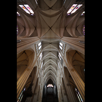 Paris, Sainte-Clotilde, Blick in die Vierung und zur Orgel