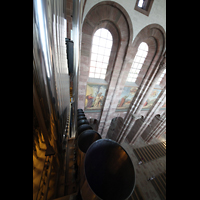 Speyer, Kaiser- und Mariendom, Blick über die Prospektpeifen des Majorbass 16’ und der Octave major 8' in den Dom