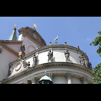 München (Munich), St. Margaret, Figurenschmuck an der Außenfassade im Chor