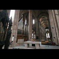 Nrnberg (Nuremberg), St. Sebald, Orgel mit Altarraum und Blick zum Westchor