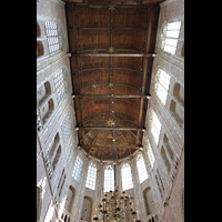 Tonnen- und Sterngewölbe aus Holz mit kunstvoller Ornamentik im Chorraum Alkmaar, Sint Laurenskerk, Tonnen- und Sterngewölbe aus Holz mit kunstvoller Ornamentik im Chorraum