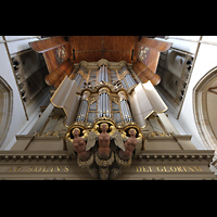 Hauptorgel mit riesigen Flügeltüren, bemalt von Caesar van Everdingen Alkmaar, Sint Laurenskerk, Hauptorgel mit riesigen Flügeltüren, bemalt von Caesar van Everdingen